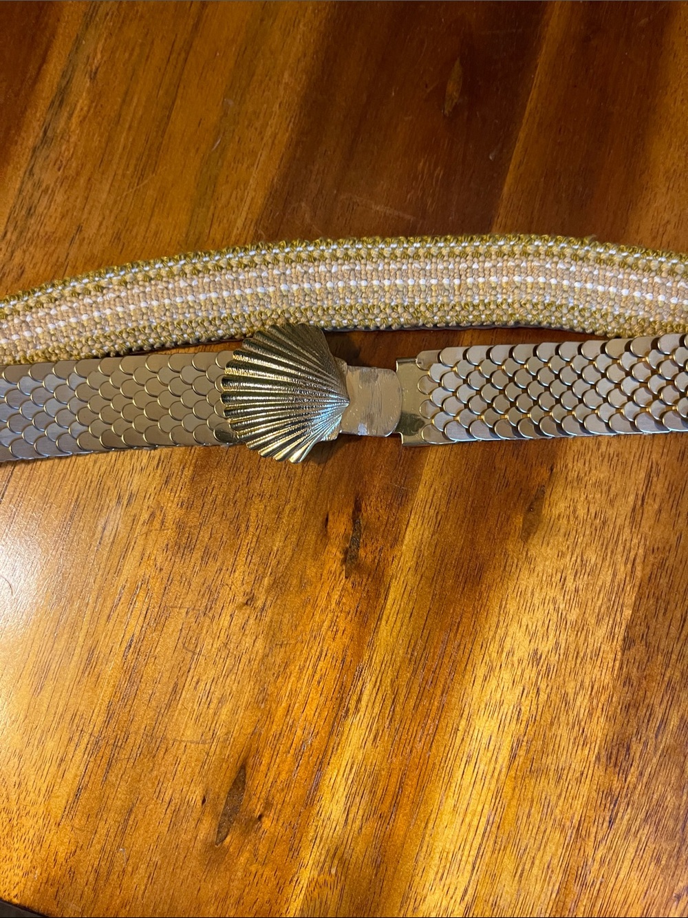 Vintage Gold Fish Scale Metallic Elastic Belt Seashell Clasp 23” S Serpentine - Picture 2 of 2